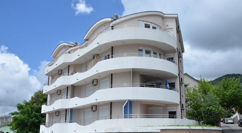 Apartments Bellevue - Otasevic Χέρτσεγκ Νόβι Εξωτερικό φωτογραφία